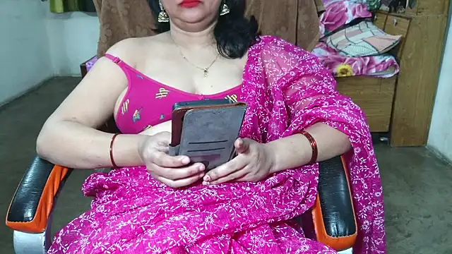 Cute Mahi22 online show from 02/10/26, 08:02