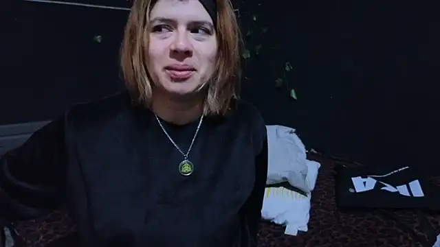 Carlafoxxx online show from 11/17/25, 12:53