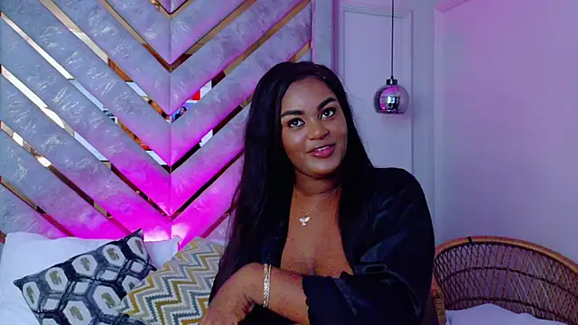 Noa Adams online show from 11/17/25, 03:32