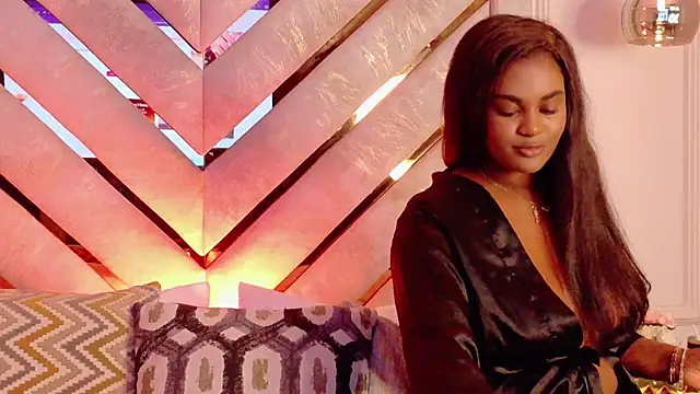 Noa Adams online show from 12/03/25, 03:18