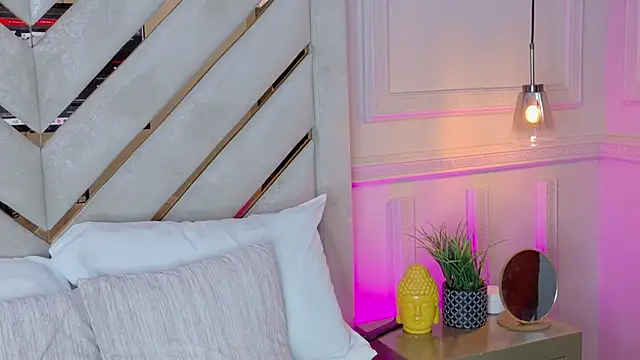 Noa Adams online show from 03/22/26, 04:27