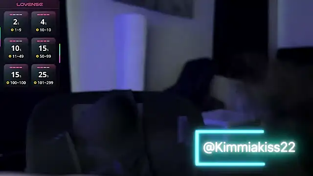 Snapshot of kimmiakiss22 chatting on 10/15/25, 11:13 kimmiakiss22 online show from 10/15/25, 11:13