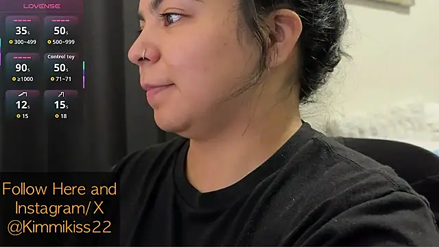 kimmiakiss22 online show from 10/27/25, 12:44