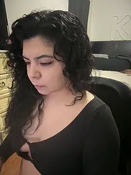 kimmiakiss22 online show from 02/04/26, 09:54