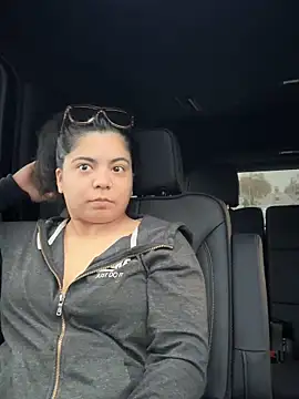 kimmiakiss22 online show from 12/17/25, 10:04