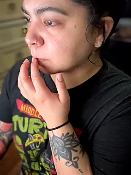 kimmiakiss22 online show from 03/19/26, 08:42