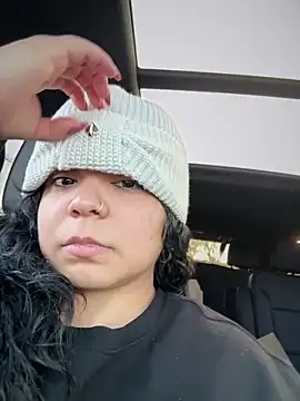 kimmiakiss22 online show from 12/18/25, 10:24