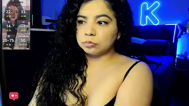 kimmiakiss22 online show from 04/09/26, 12:45