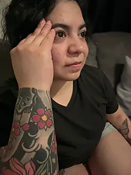 kimmiakiss22 online show from 04/03/26, 05:03