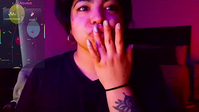 kimmiakiss22 online show from 11/30/25, 09:37