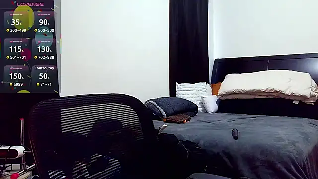 kimmiakiss22 online show from 11/25/25, 07:03