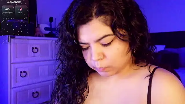 kimmiakiss22 online show from 01/11/26, 12:50