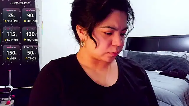 kimmiakiss22 online show from 12/02/25, 01:28