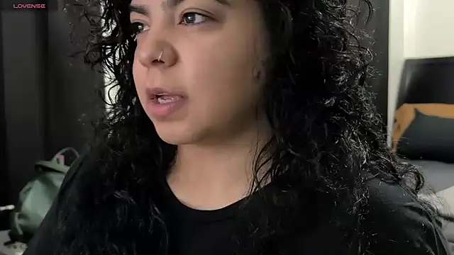 kimmiakiss22 online show from 10/21/25, 06:29