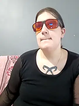 Lolabeluccia xh  online show from 05/11/26, 06:04