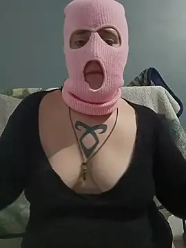 Lolabeluccia xh  online show from 12/04/25, 07:40