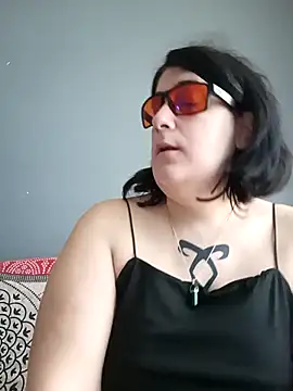 Lolabeluccia xh  online show from 03/19/26, 06:57