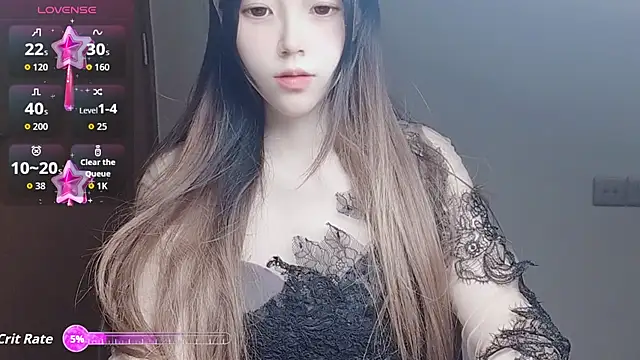 Snapshot of VaerySaenz chatting on 11/19/25, 04:01 VaerySaenz online show from 11/19/25, 04:01