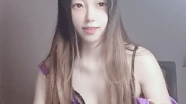 Snapshot of VaerySaenz chatting on 09/24/25, 04:08 VaerySaenz online show from 09/24/25, 04:08