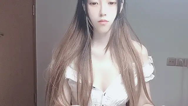 Snapshot of VaerySaenz chatting on 11/11/25, 03:01 VaerySaenz online show from 11/11/25, 03:01