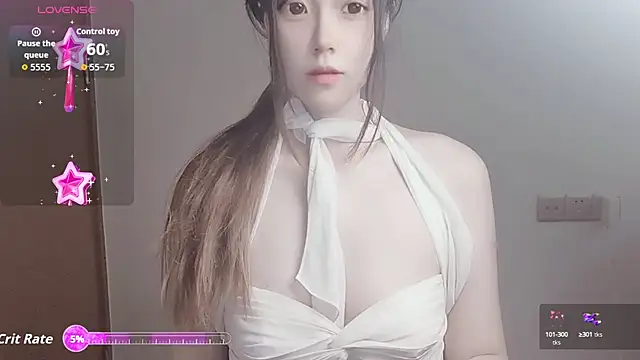 Snapshot of VaerySaenz chatting on 10/18/25, 02:46 VaerySaenz online show from 10/18/25, 02:46