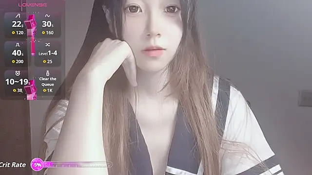 Snapshot of VaerySaenz chatting on 10/13/25, 05:09 VaerySaenz online show from 10/13/25, 05:09