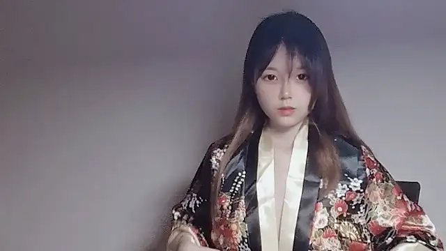 Snapshot of VaerySaenz chatting on 03/13/25, 02:23 VaerySaenz online show from 03/13/25, 02:23