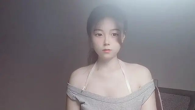 Snapshot of VaerySaenz chatting on 03/23/25, 06:05 VaerySaenz online show from 03/23/25, 06:05