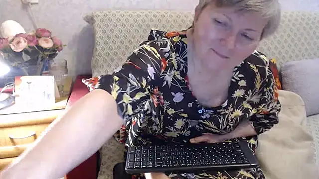Snapshot of zarinafonliberman chatting on 06/03/26, 06:01 zarinafonliberman online show from 06/03/26, 06:01