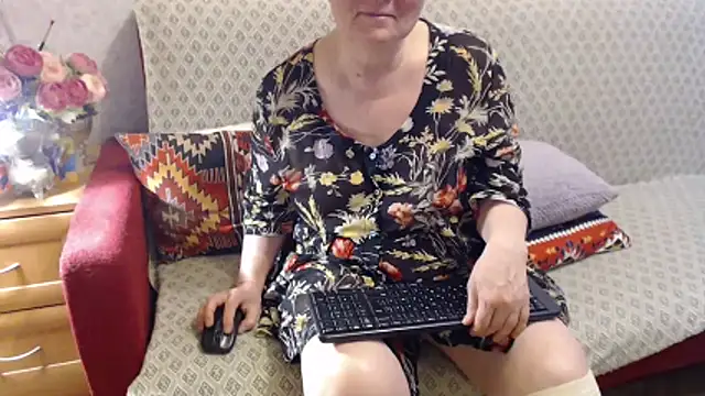 Snapshot of zarinafonliberman chatting on 05/19/26, 06:48 zarinafonliberman online show from 05/19/26, 06:48