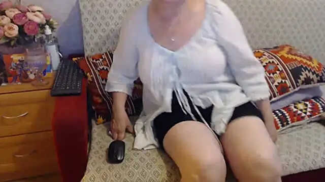 Snapshot of zarinafonliberman chatting on 07/15/26, 05:53 zarinafonliberman online show from 07/15/26, 05:53