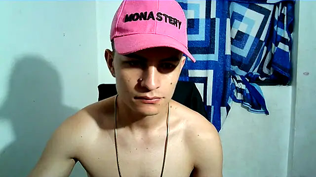 Snapshot of SHAT_SEX chatting on 11/11/25, 04:46 SHAT SEX online show from 11/11/25, 04:46