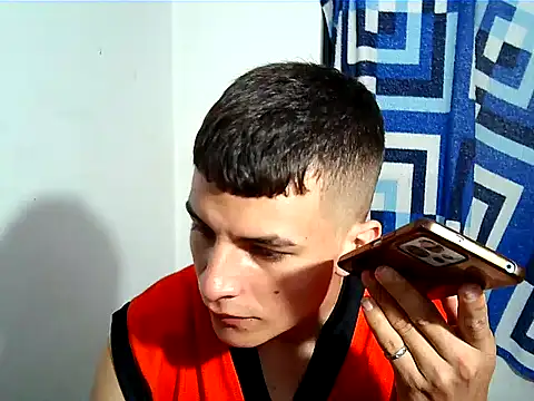 Snapshot of SHAT_SEX chatting on 11/05/25, 05:49 SHAT SEX online show from 11/05/25, 05:49