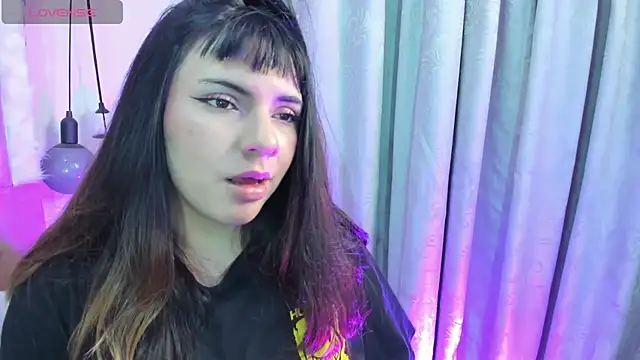 xhinata hyugax online show from 11/15/25, 11:42