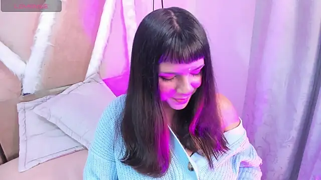 xhinata hyugax online show from 11/12/25, 11:08