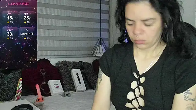 natasha logan  online show from 07/25/26, 04:09
