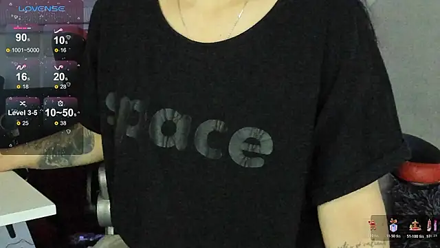 Snapshot of natasha_logan_ chatting on 02/13/26, 04:01 natasha logan online show from 02/13/26, 04:01