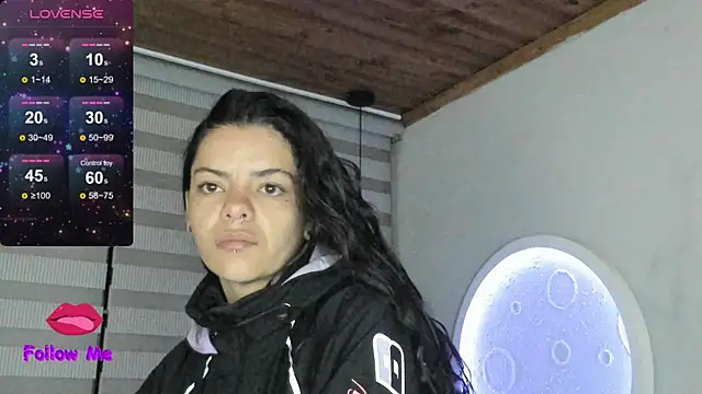 natasha logan  online show from 06/12/26, 04:32