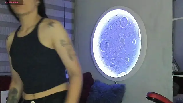 natasha logan  online show from 05/05/26, 04:04