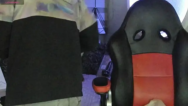 natasha logan  online show from 05/10/26, 04:05
