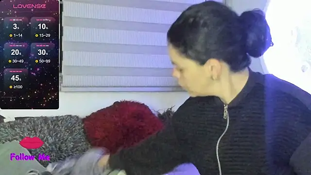 natasha logan  online show from 05/22/26, 04:10