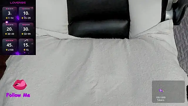 natasha logan  online show from 03/23/25, 04:05