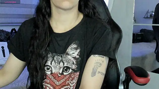 natasha logan  online show from 03/28/26, 04:02