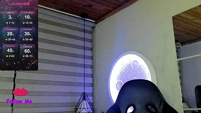 natasha logan  online show from 07/28/26, 04:09