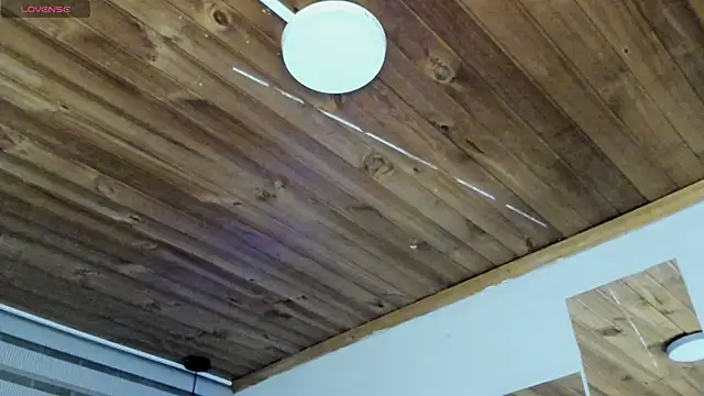 natasha logan  online show from 09/21/25, 04:06