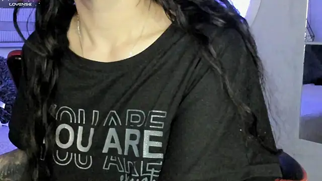 natasha logan  online show from 03/31/26, 04:25