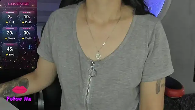 Snapshot of natasha_logan_ chatting on 01/12/26, 04:08 natasha logan online show from 01/12/26, 04:08