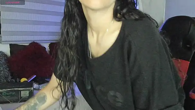 natasha logan  online show from 05/03/26, 04:06