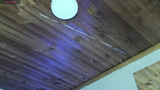 natasha logan  online show from 10/03/25, 04:03