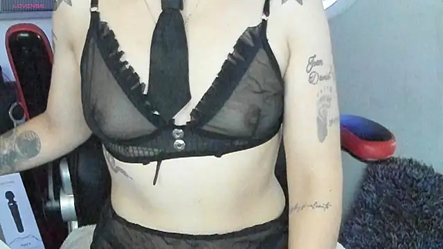 Snapshot of natasha_logan_ chatting on 02/08/26, 03:59 natasha logan online show from 02/08/26, 03:59